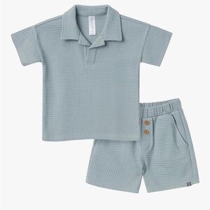 Modern Moments matching waffle set